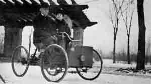 Mr_and_Mrs_Henry_Ford_in_his_first_car